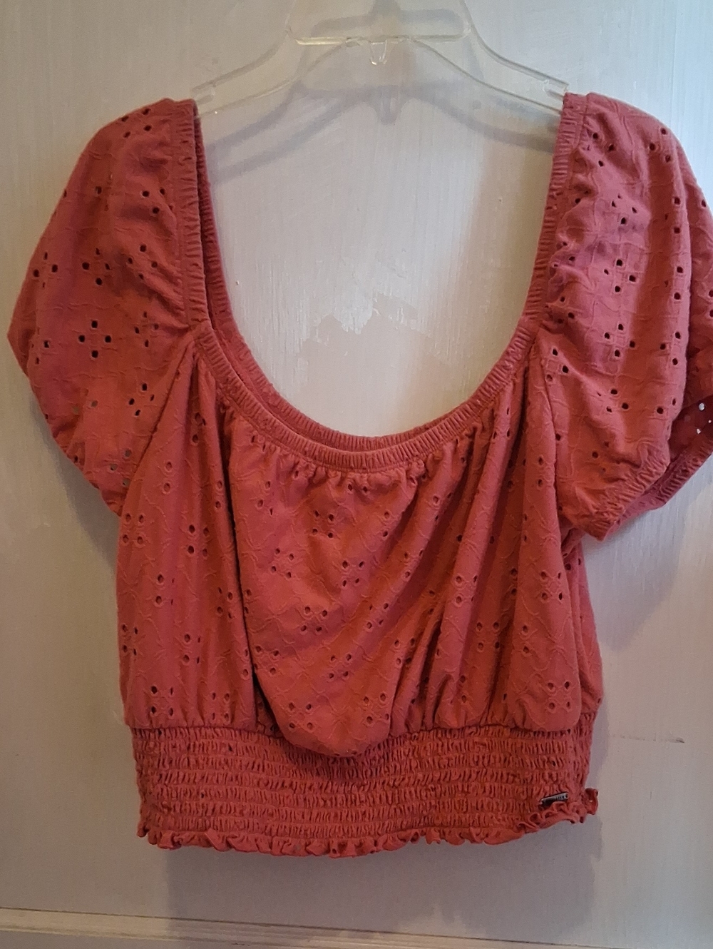 Hollister Eyelet Puff-Sleeve Crop Top - Dusty Rose